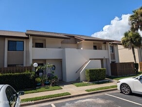 Building Photo - 2245 Golf Isle Dr