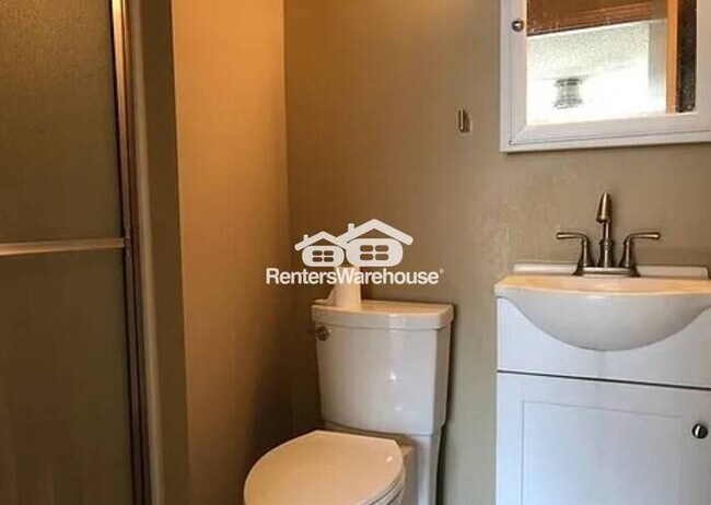 Foto del edificio - Available now is this fantastic 2 bedroom, 3.5 bath townhome in Plymouth