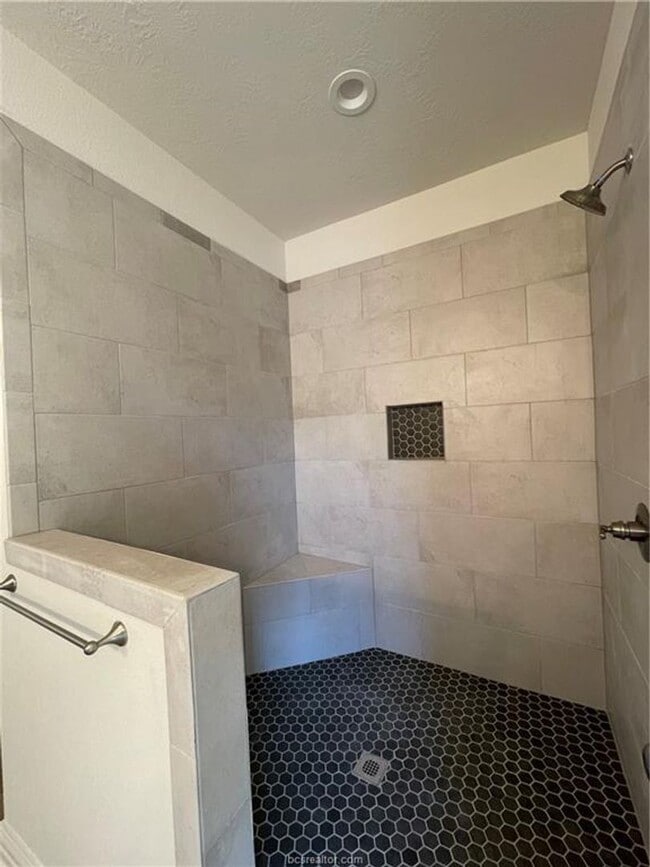 Foto del edificio - Brand New Townhome for Lease Available 12/...