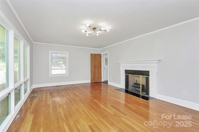 Foto del edificio - 207 Oak Dr