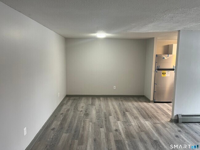 Foto del edificio - 32 Cook Ave