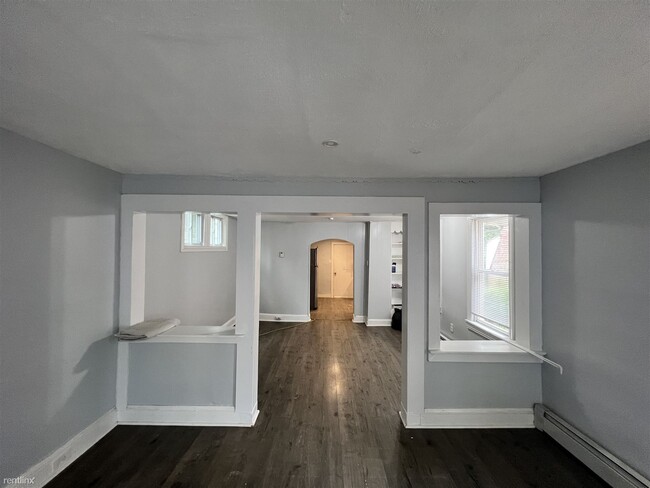 Building Photo - 3 br, 1 bath House - 108 North Warren Street