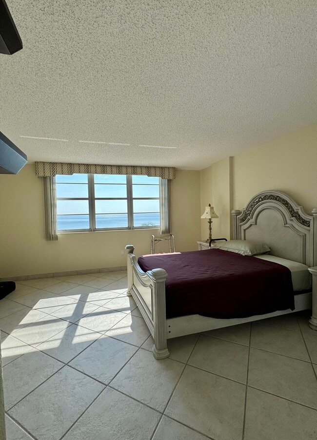 Building Photo - 5825 Collins Ave