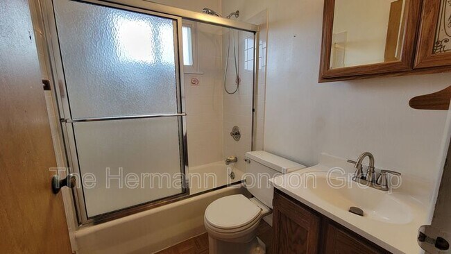 Foto del edificio - 4204 Beauty Ln