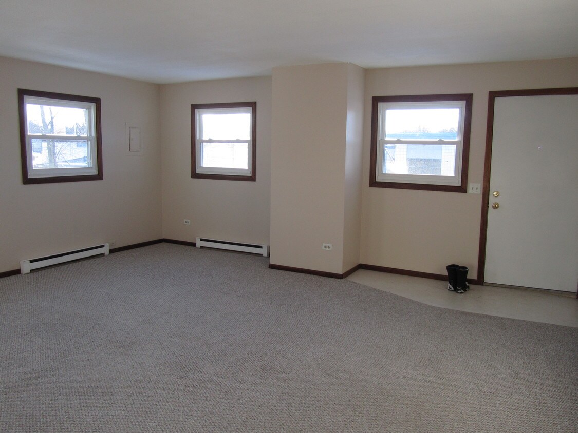 Primary Photo - 2108 Elim Ave