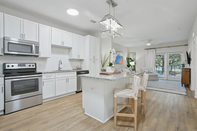 Building Photo - Simmons Park