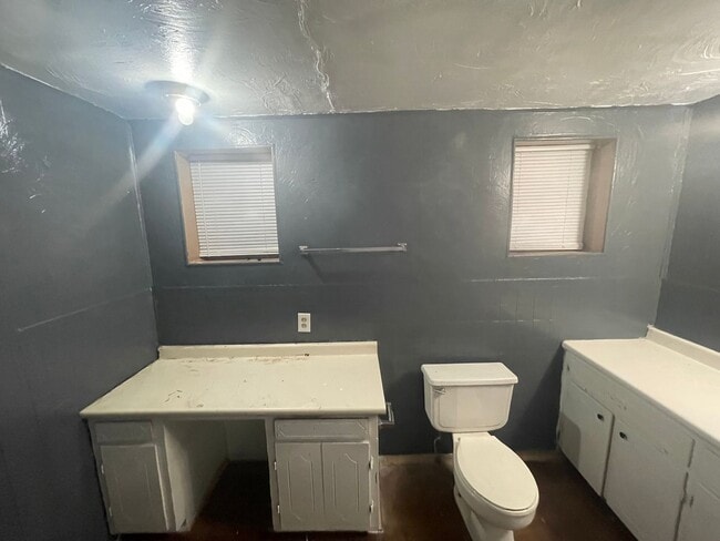 Foto del edificio - 3 bedroom, 1 bath