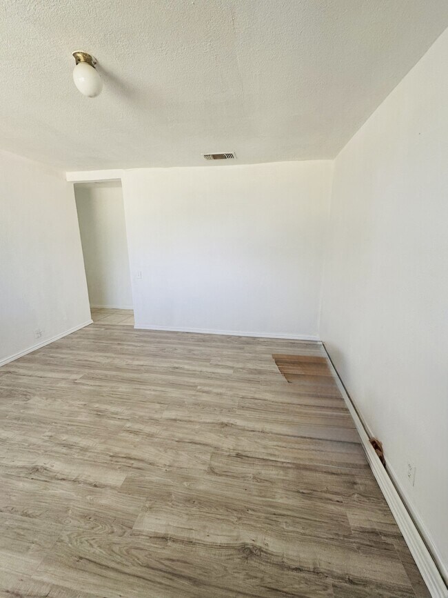 Foto del edificio - 1807 Westcliff Dr