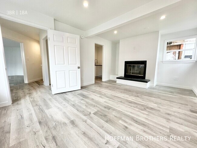 Building Photo - 706 N Orange Grove Ave Los Angeles, CA 90046