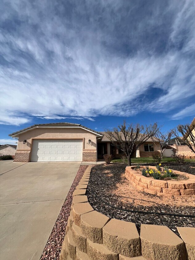 Spacious 3 bedroom, 2 bathroom home in St House Rental in St