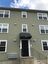 Building Photo - 118 Broad St