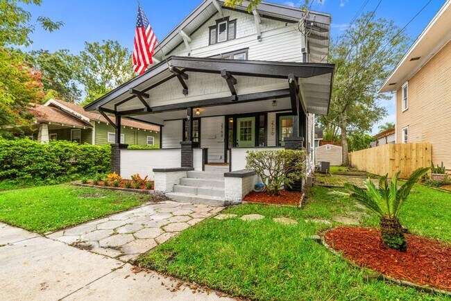 Foto del edificio - 2768-2770 College St