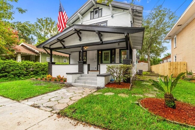 Photo - 2768-2770 College St Apartment