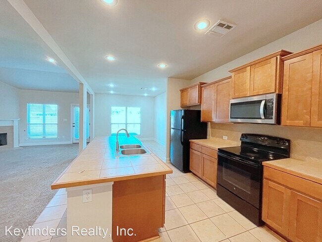 Building Photo - 3 br, 2 bath House - 17658 Feather Ridge Dr.