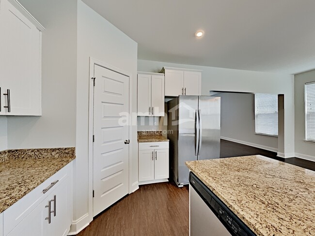 Building Photo - 5234 Tupelo St