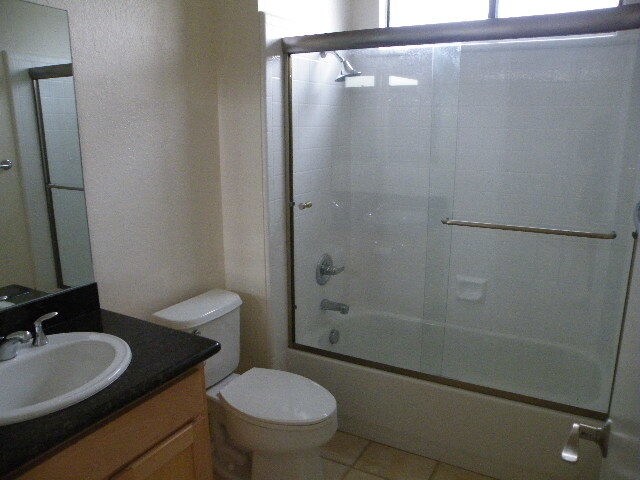 Building Photo - Benicia Highlands Upstairs 2 Bedroom Condo