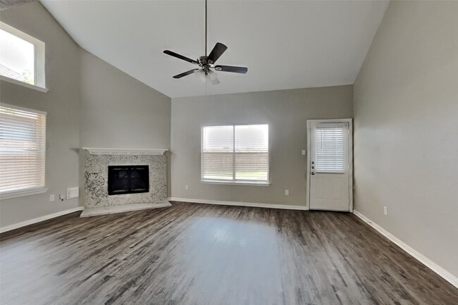 Building Photo - 22723 W Waterlake