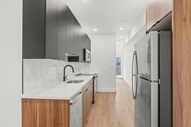 Foto del edificio - 4710 Woodland Ave