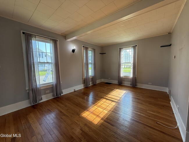 Building Photo - 49 Kunker Ave