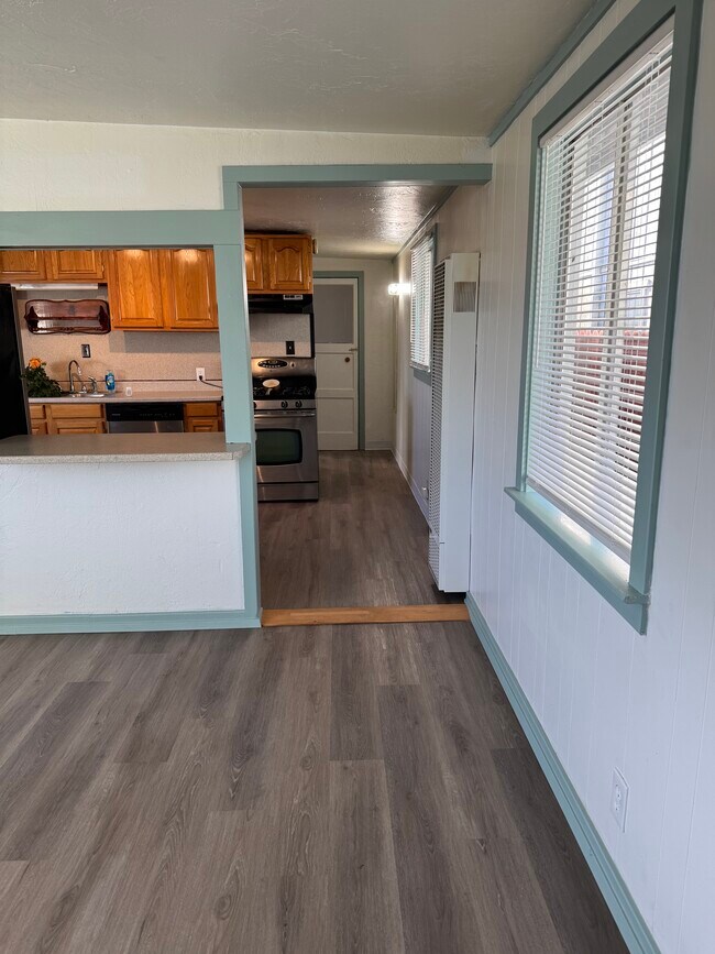 Foto del edificio - 3503 Cottage St