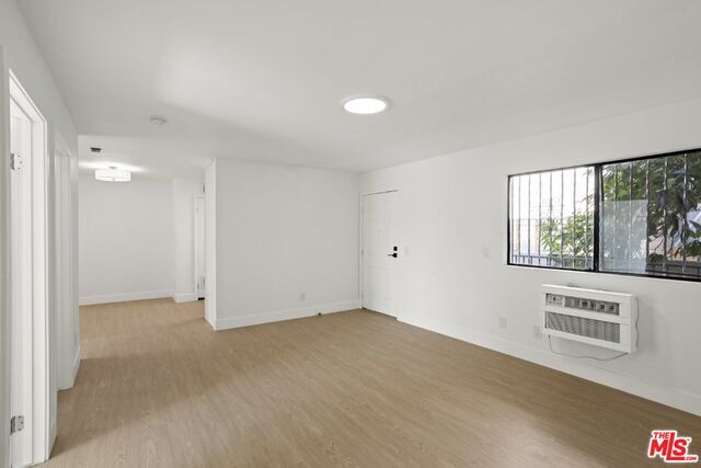 Building Photo - 980 White Knoll Dr