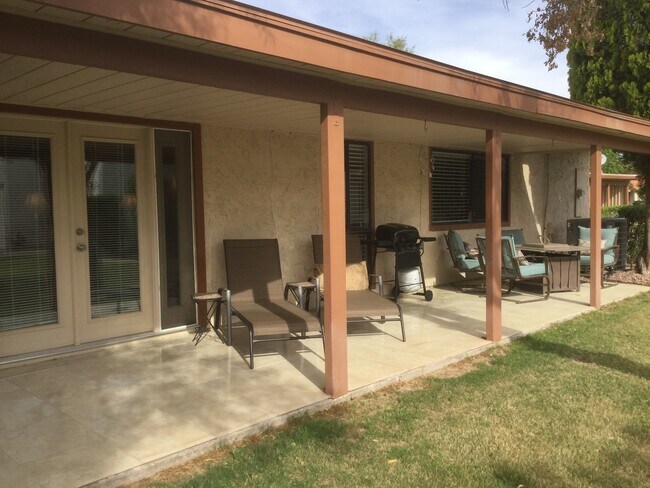 Building Photo - Summer/Fall Seasonal Rental Available Dece...