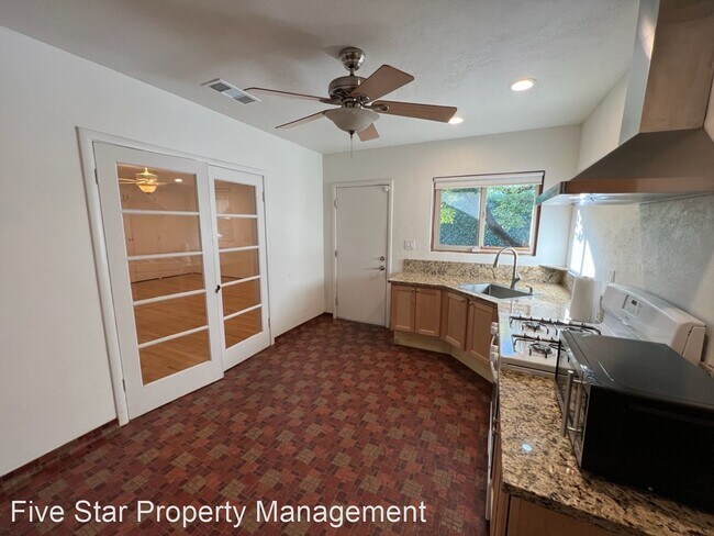 Foto del edificio - 1 br, 1 bath House - 1514 Scenic Dr