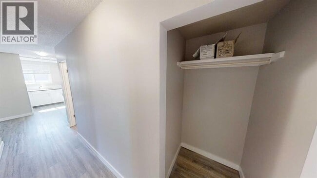 Photo du bâtiment - 10802-10899 99 St