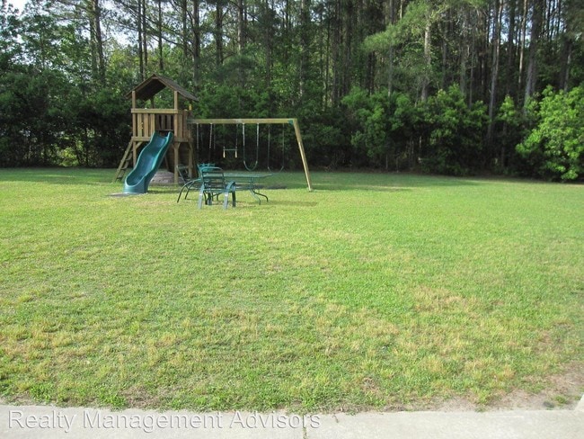 Building Photo - 15 Kendall Dr