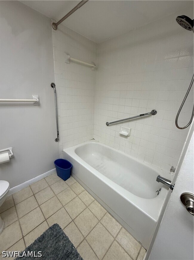 Foto del edificio - 6136 Whiskey Creek Dr
