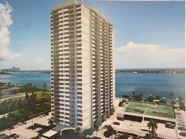 Building Photo - 5600 N Flagler Dr