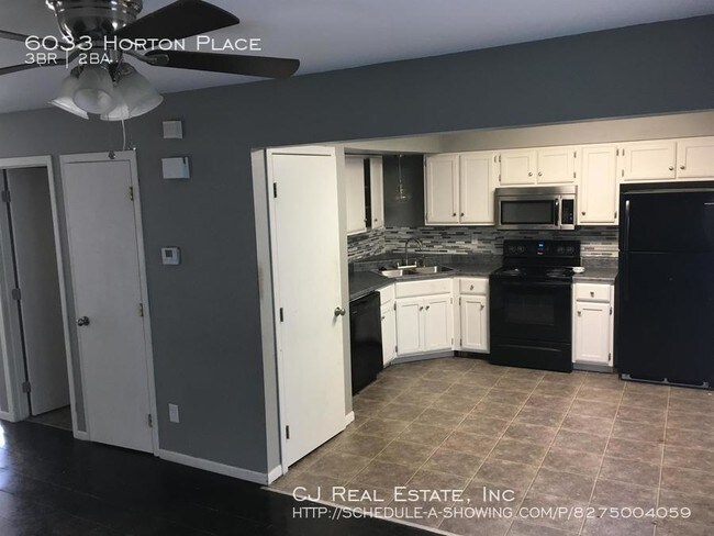 Foto del edificio - 6033 Horton Pl