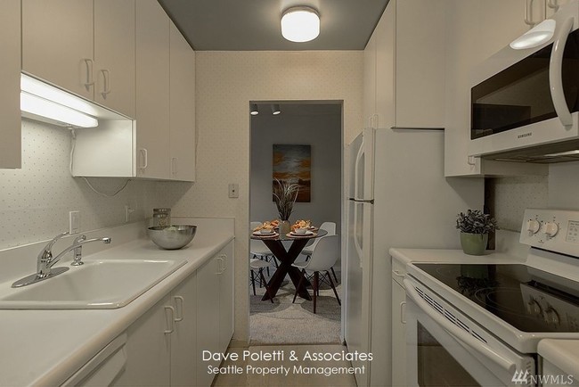 Foto del edificio - 730 Bellevue Ave E