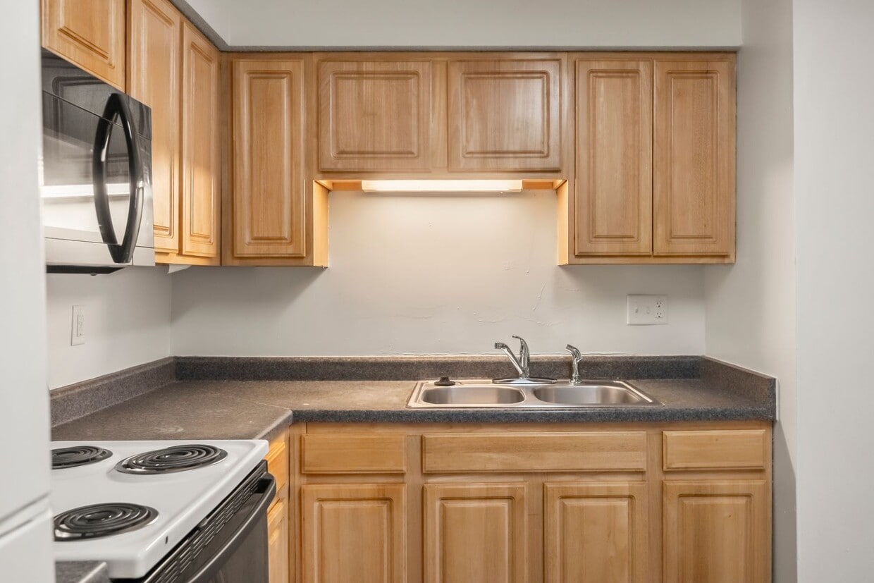 Primary Photo - Clover Creek | Standard 2-Bedroom *