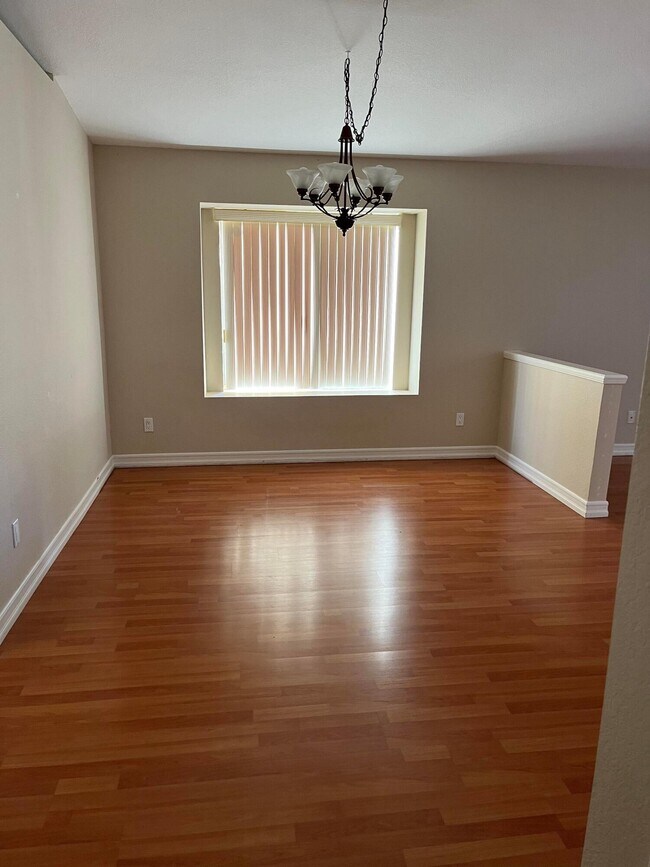 Building Photo - 54370 Avenida Herrera