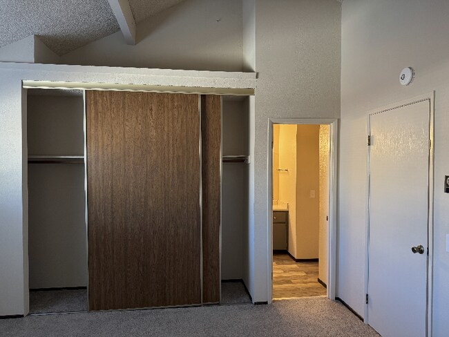 Foto del edificio - 1043 Copeland Creek Dr