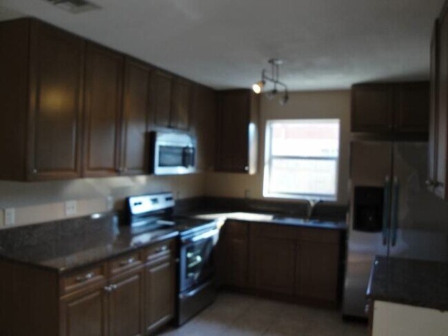 Foto del edificio - Come see this beautiful 3/2 single family ...