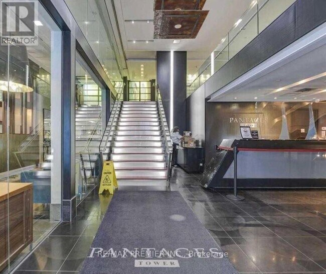 Building Photo - 210 Victoria St