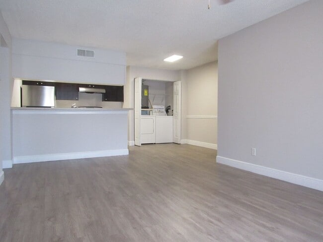 Building Photo - Mystic Gardens 5323-2304