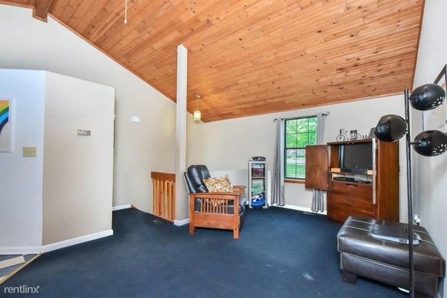Building Photo - 1412 Hartland Woods Way
