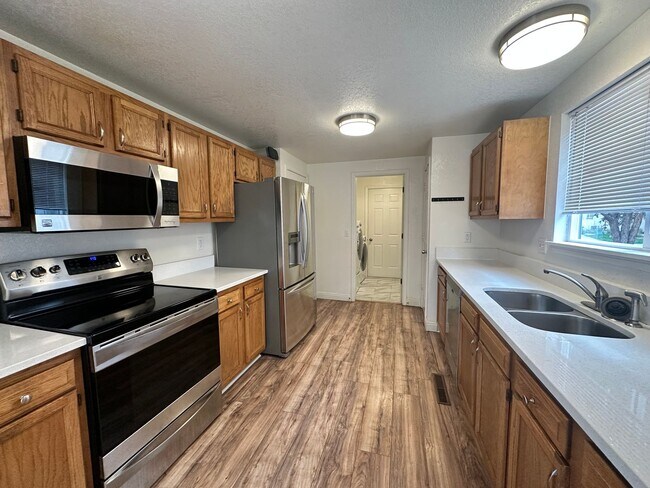 Foto del edificio - Single Family in Westminster for Rent