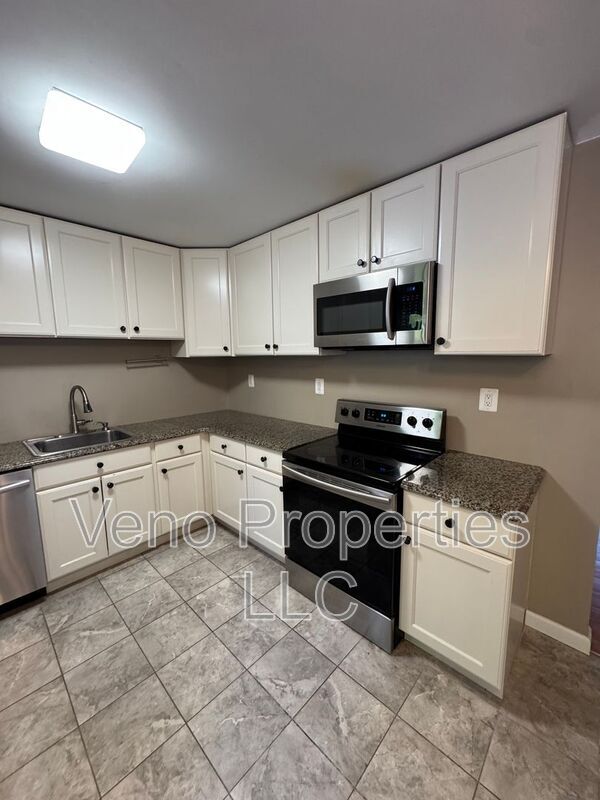 Foto del edificio - 72 Hathorn Blvd