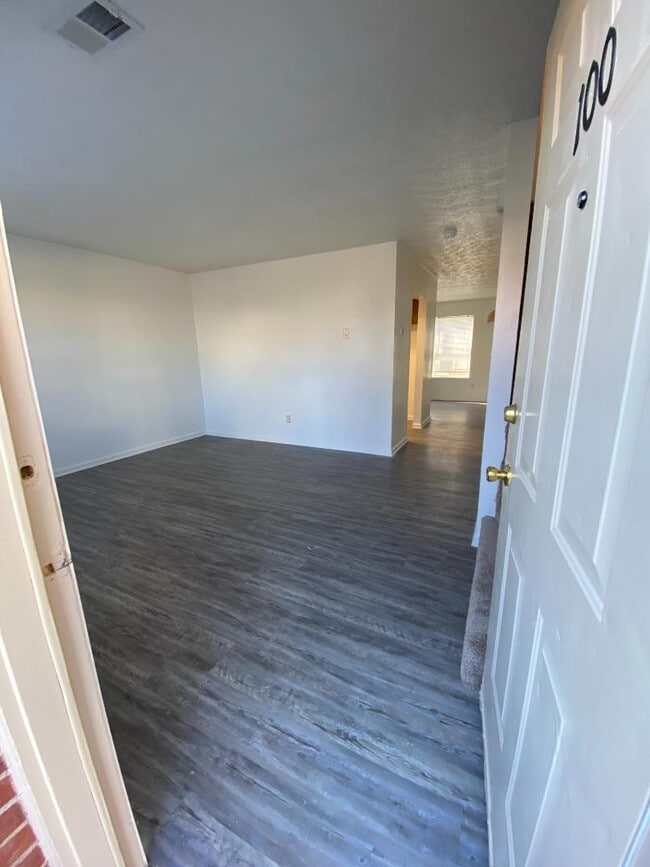 Building Photo - 98 Andrea Dr