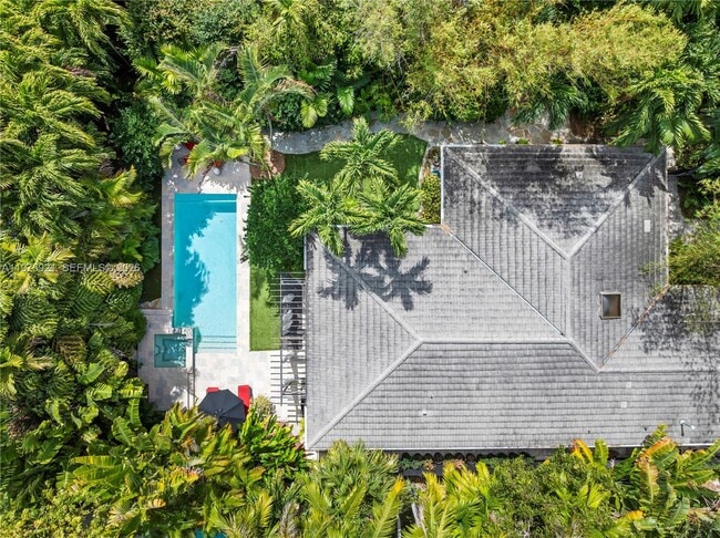 Building Photo - 3821 Braganza Ave