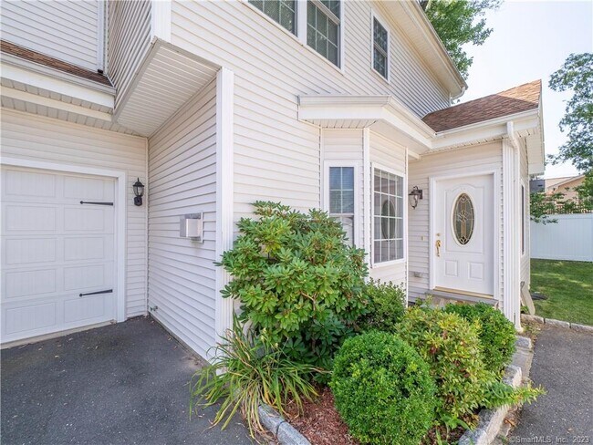 Foto del edificio - 1023 Black Rock Tpke