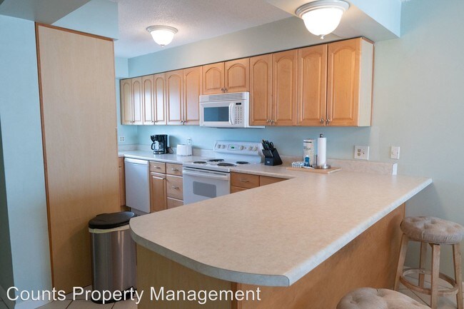 Building Photo - 5801 Thomas Dr