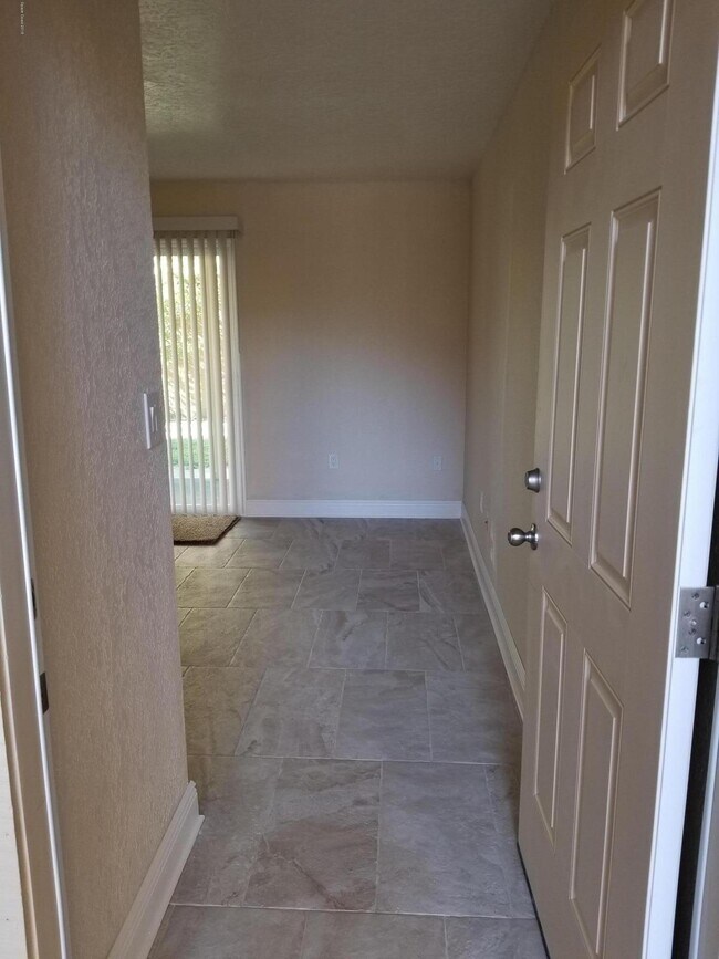 Foto del edificio - 182 Ulster Ln