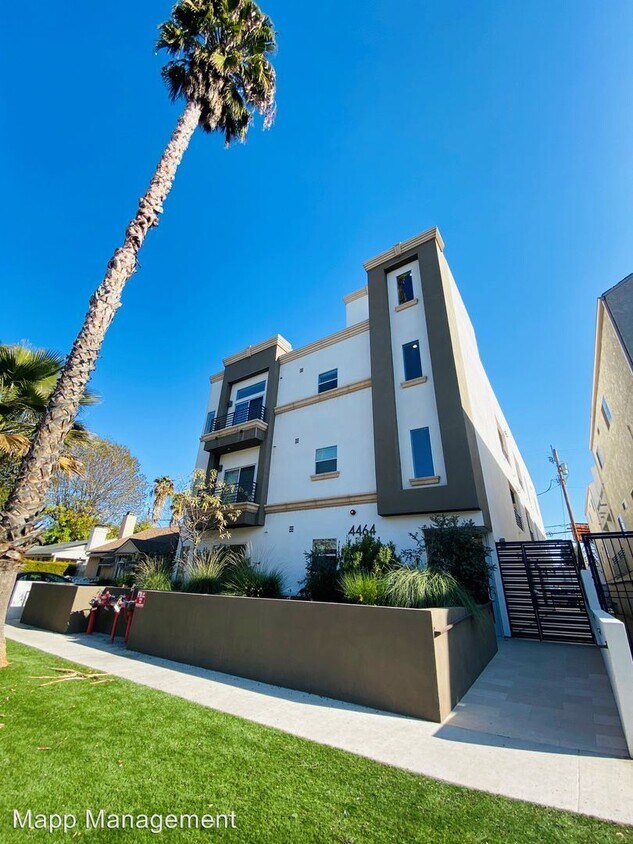 Primary Photo - 4464 Vista Del Monte Ave