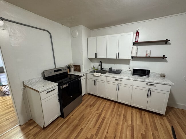 Foto del edificio - 149-151 Quincy St