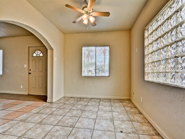 Foto del edificio - 2213 W Monroe St